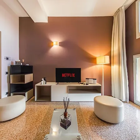 Apartment Immobo Panorama - Piazza Maggiore View *