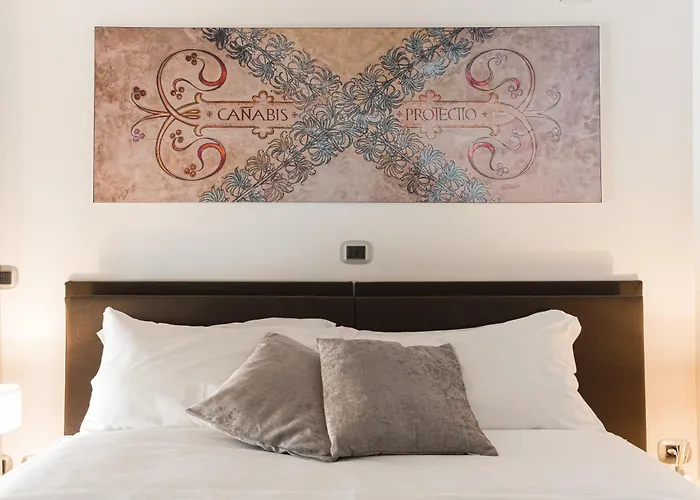 Immobo Panorama - Piazza Maggiore View *