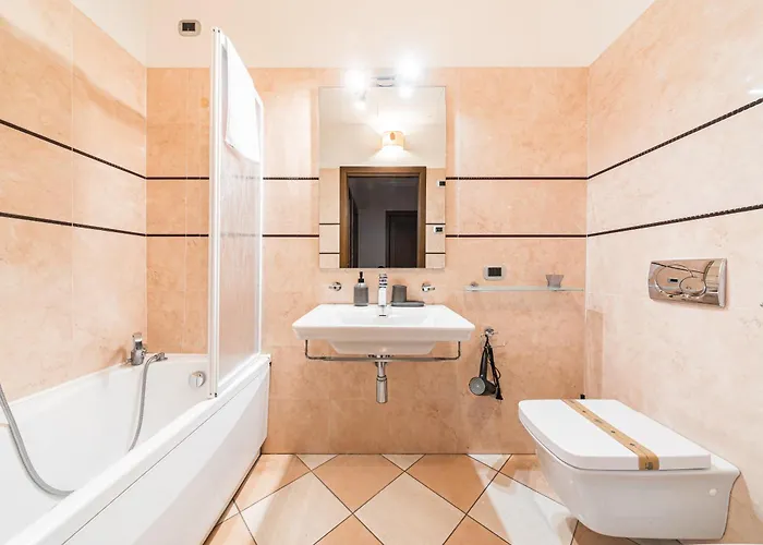 Immobo Panorama - Piazza Maggiore View *