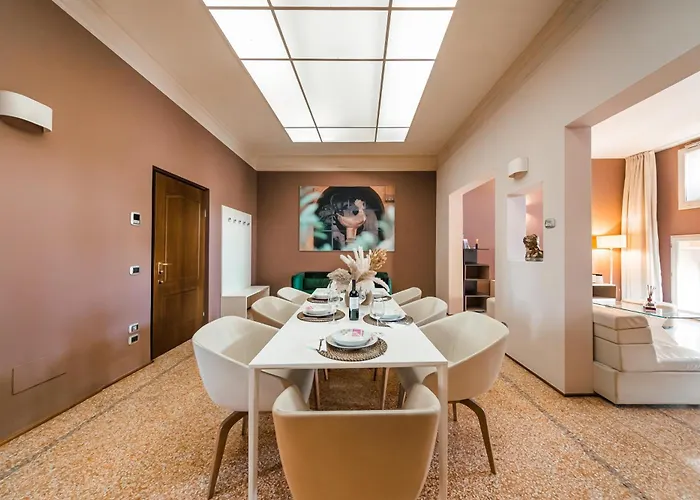 Immobo Panorama - Piazza Maggiore View Bologna