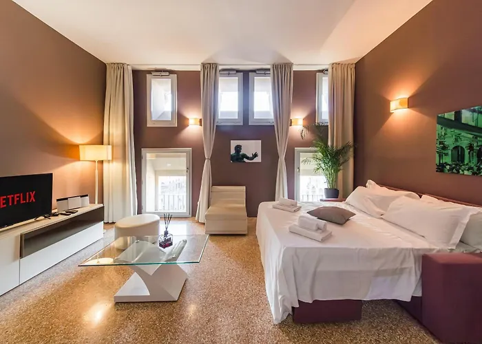 Immobo Panorama - Piazza Maggiore View Bologna